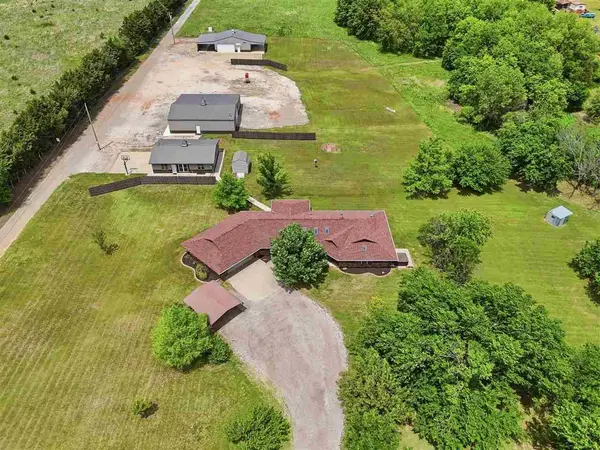 1199 N Amanda Ln, Stillwater, OK 74075