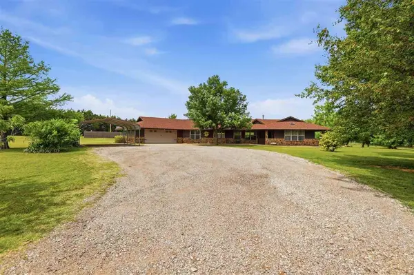 1199 N Amanda Ln, Stillwater, OK 74075