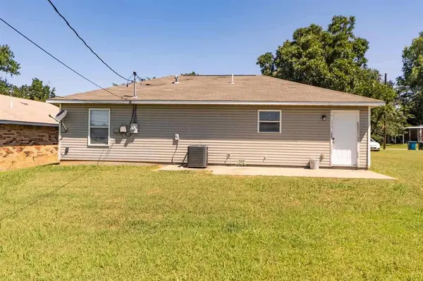 1015 E Greenlee St, Cushing, OK 74023