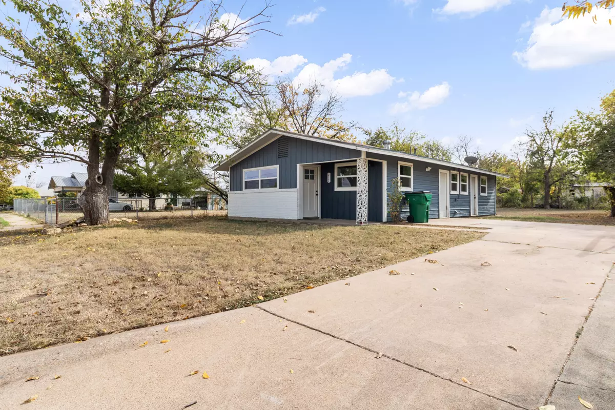 Coleman, TX 76834-5512,112 E 2nd St