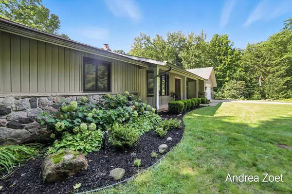 8300 Arapaho SE Trail, Alto, MI 49302