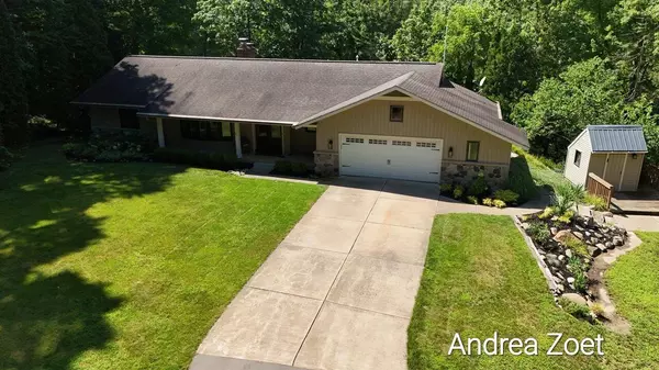8300 Arapaho SE Trail, Alto, MI 49302