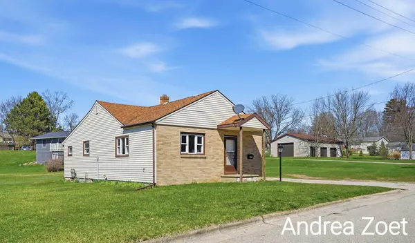 471 4th Avenue, Lake Odessa, MI 48849