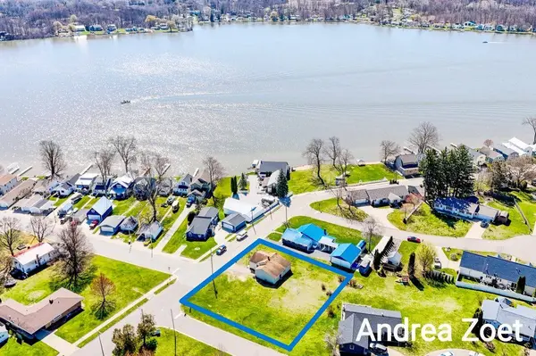 471 4th Avenue, Lake Odessa, MI 48849