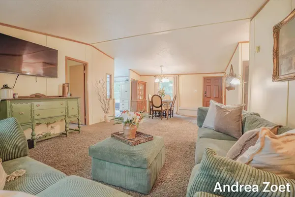 1705 Archwood Drive, Wayland, MI 49348