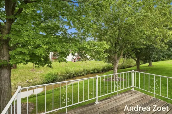 5773 Leisure South SE Drive, Kentwood, MI 49548