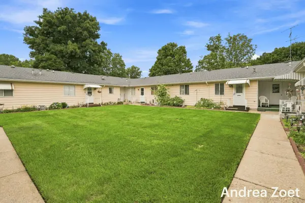 5773 Leisure South SE Drive, Kentwood, MI 49548