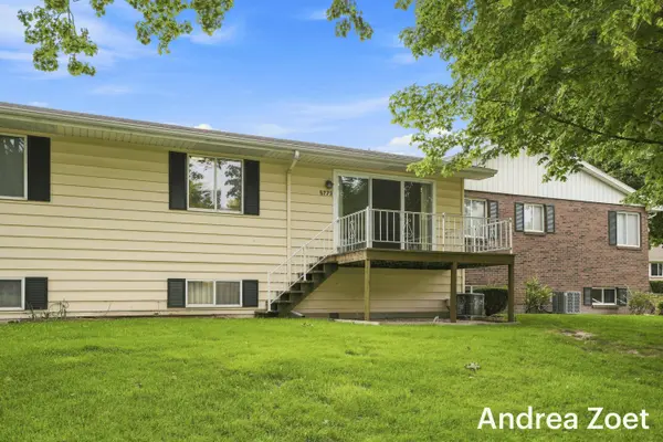5773 Leisure South SE Drive, Kentwood, MI 49548