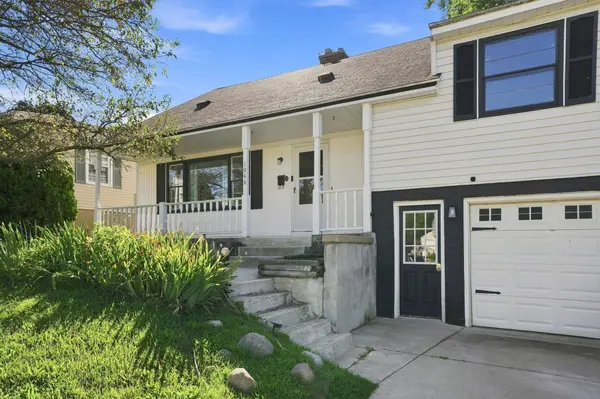 1044 Lockridge NE Drive, Grand Rapids, MI 49505