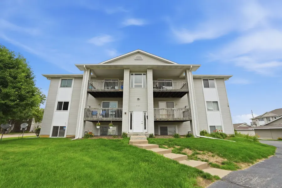 4165 Mallard Ct #5, Bettendorf, IA 52722-7237
