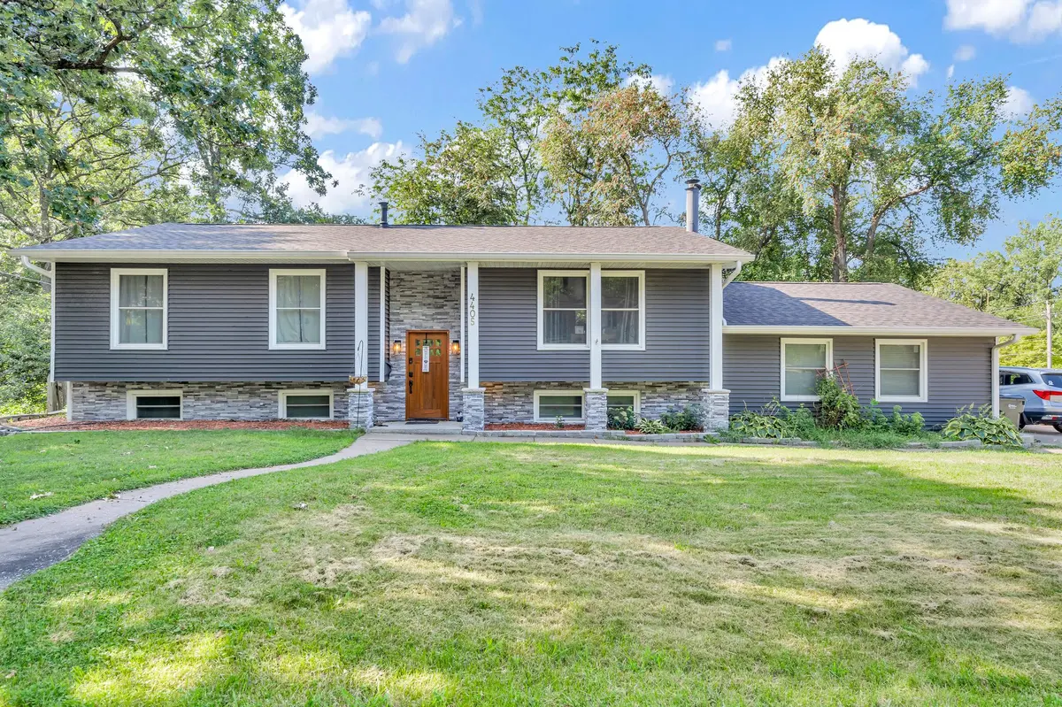 4405 Canterbury Ln, Davenport, IA 52806-4323