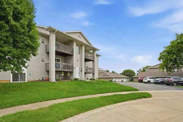 4165 Mallard Ct #5, Bettendorf, IA 52722-7237