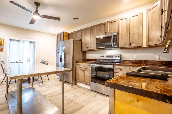 20805 Seminary St, Hollow Rock, TN 38342