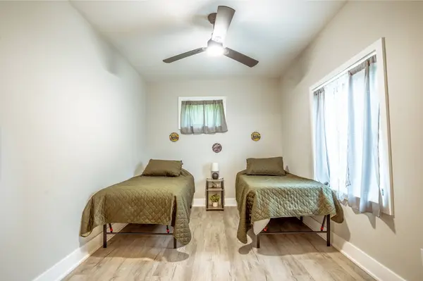 20805 Seminary St, Hollow Rock, TN 38342