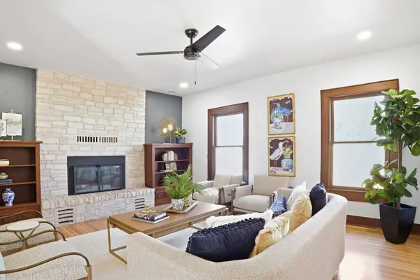 1605 S Austin Ave, Georgetown, TX 78626