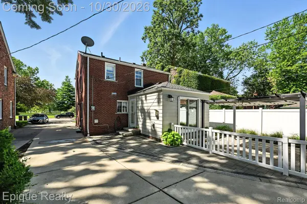 32210 W Chicago ST, Livonia, MI 48150