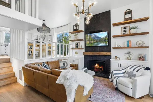 37 La Playa ST 37, Monterey, CA 93940