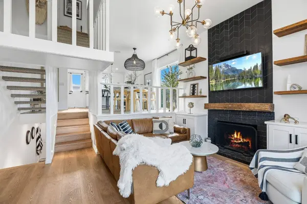 37 La Playa ST 37, Monterey, CA 93940