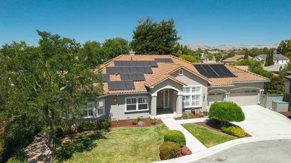 961 Oak Creek CT, Hollister, CA 95023