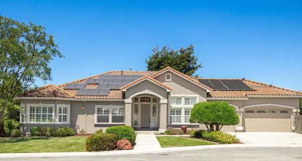 961 Oak Creek CT, Hollister, CA 95023