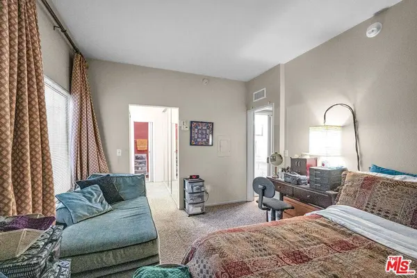 15155 Sherman Way #5, Van Nuys, CA 91405