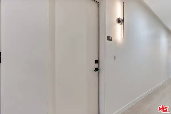 1124 S Normandie AVE, Los Angeles, CA 90006