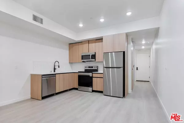 1124 S Normandie Ave, Los Angeles, CA 90006