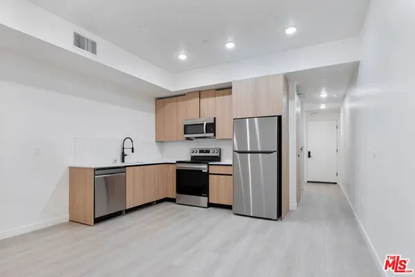 1124 S Normandie AVE, Los Angeles, CA 90006