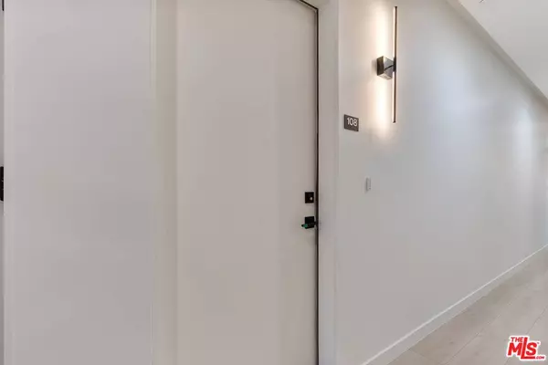 1124 S Normandie Ave, Los Angeles, CA 90006