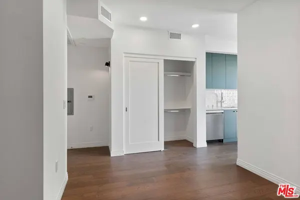 11908 Exposition BLVD #403, Los Angeles, CA 90064