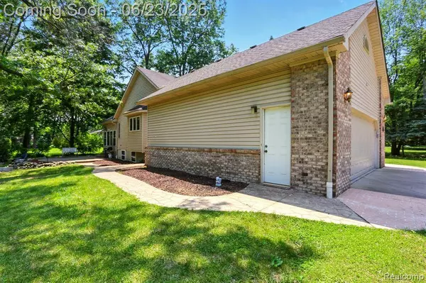 11970 Diamond Drive, Shelby Twp, MI 48315