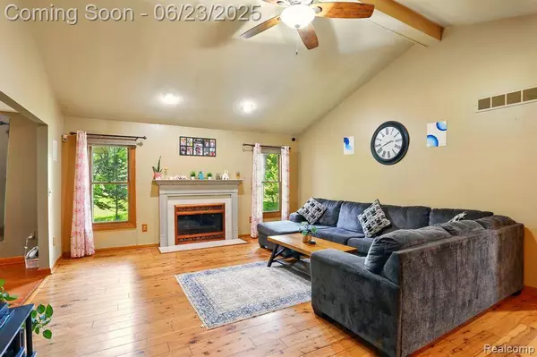 11970 Diamond Drive, Shelby Twp, MI 48315