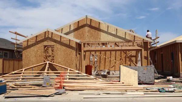 feature image of Buying New Construction in Middle Tennessee: 10 Questions to Ask Before Signing a Builder Contract