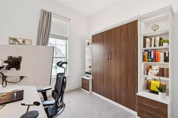 1909 Pelham Drive, Aubrey, TX 76227