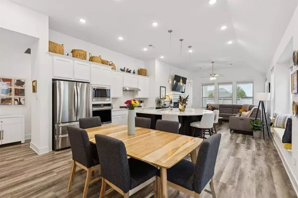 1909 Pelham Drive, Aubrey, TX 76227