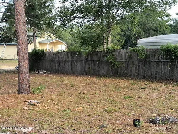 104 CORINTH ST, Interlachen, FL 32148