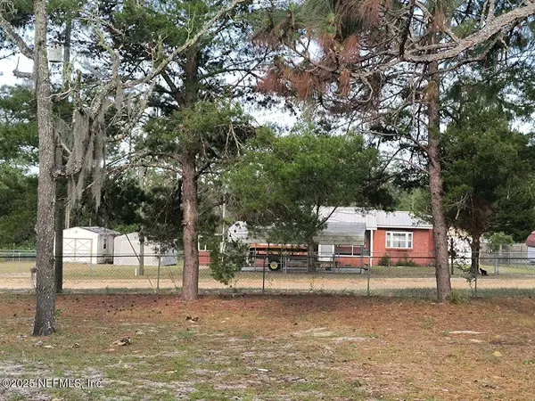 104 CORINTH ST, Interlachen, FL 32148