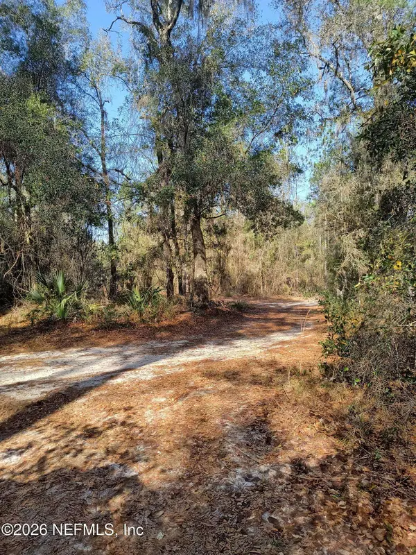 000 FIRST ST, Hawthorne, FL 32640