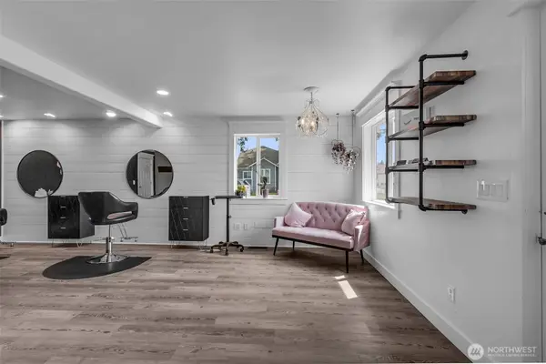 108 Centre ST S, Rainier, WA 98576