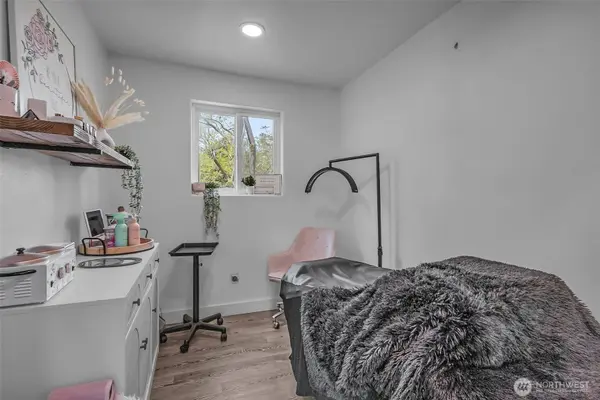108 Centre ST S, Rainier, WA 98576