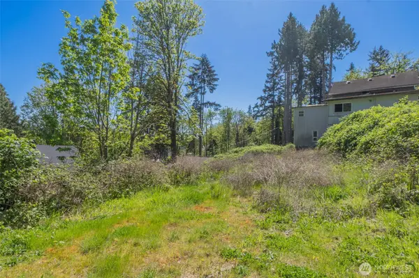 2329 NE Fruitland DR, Bremerton, WA 98310