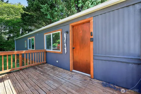 206 E Rain ST, Ocean Shores, WA 98569
