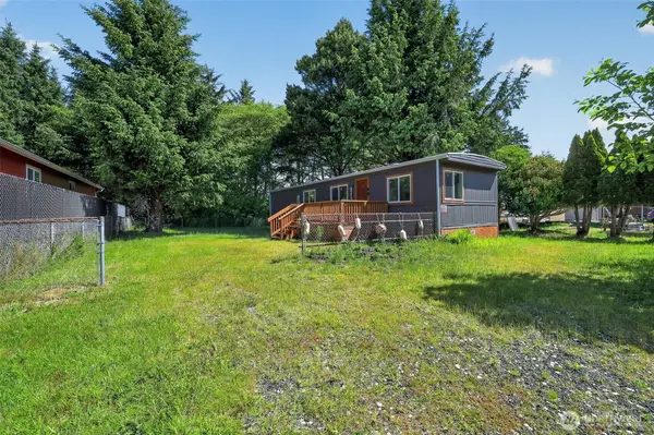 206 E Rain ST, Ocean Shores, WA 98569