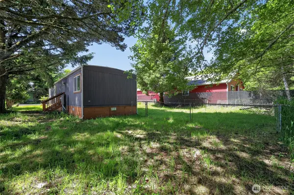 206 E Rain ST, Ocean Shores, WA 98569