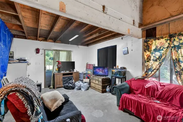 548 Lemmon RD, Port Angeles, WA 98362