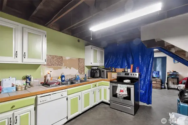 548 Lemmon RD, Port Angeles, WA 98362