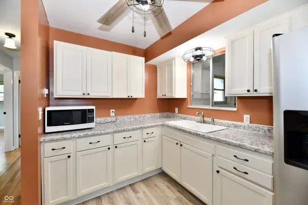 7102 Walton ST, Indianapolis, IN 46241
