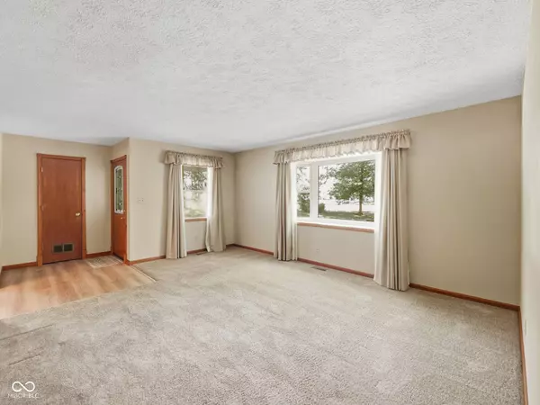 7215 Kimberly LN, Plainfield, IN 46168