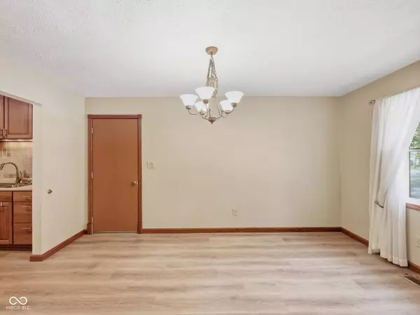 7215 Kimberly LN, Plainfield, IN 46168