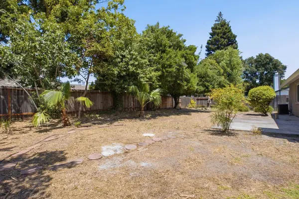14 Cache River CIR, Sacramento, CA 95831